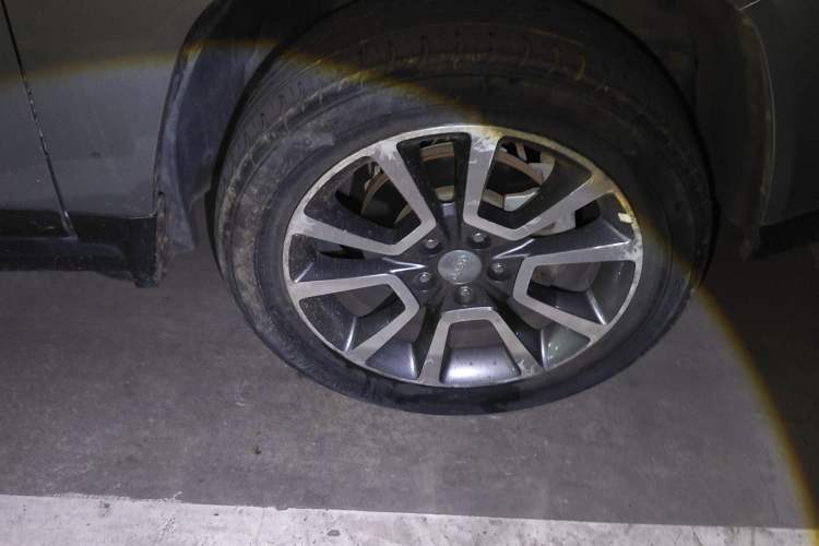 Used Jeep Compass 2014 Revised Version 2.0L Two-Wheel Drive Elite Edition Right Front Wheel Hub
