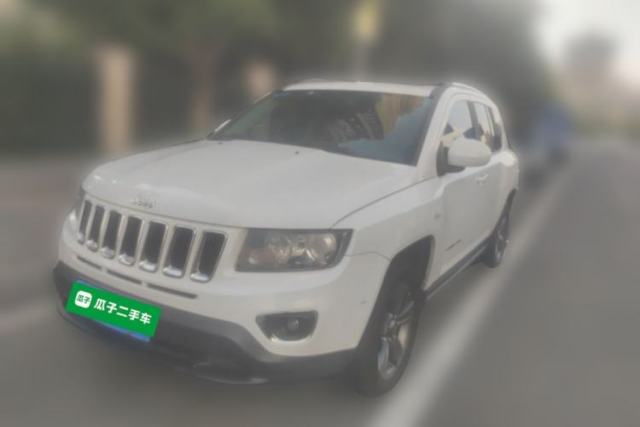 Jeep Compass 2014 2.4L Four-Wheel Drive Serpentine Collection Edition مستعملة
