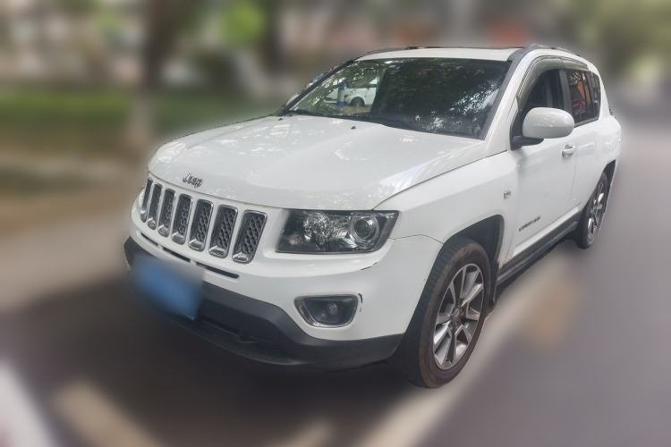 Used Jeep Compass 2014 2.0L two-wheel drive luxury version Guazi used car, China used car export, Used car for sale, Used  cars, Cheapest cars for sale