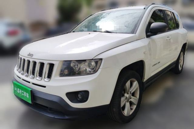 Ojetý Jeep Compass 2014 2.4L four-wheel drive sport version