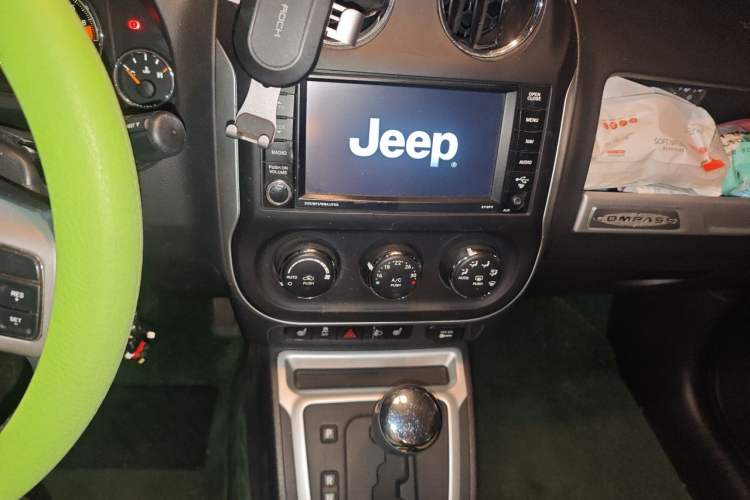 Used Jeep Compass 2014 Revised Version 2.0L Two-Wheel Drive Elite Edition Audio And AC Panel