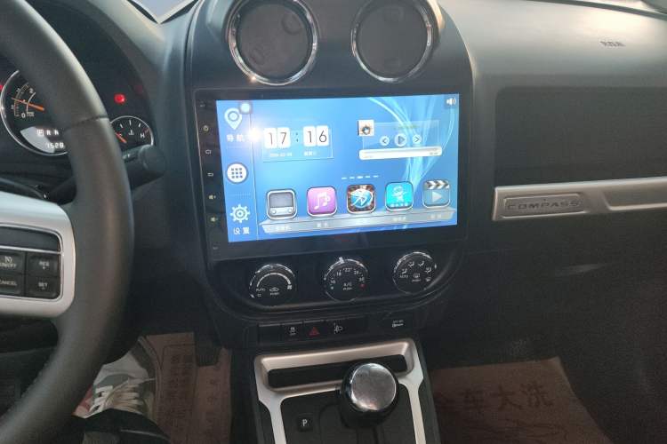 Used Jeep Compass 2014 Revised Version 2.4L Four-Wheel Drive Comfort Edition Audio And AC Panel