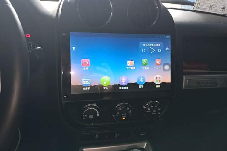 Used Jeep Compass 2014 Revised Version 2.4L Four-Wheel Drive Comfort Edition Audio And AC Panel