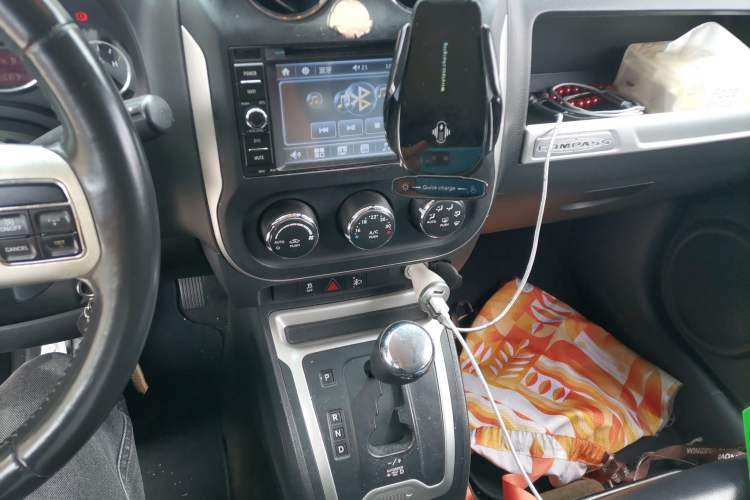 Used Jeep Compass 2014 2.4L Four-Wheel Drive Serpentine Collection Edition Audio And AC Panel