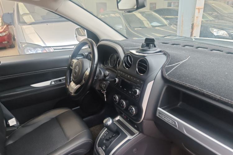 Used Jeep Compass 2014 Revised Version 2.4L Four-Wheel Drive Comfort Edition Audio And AC Panel