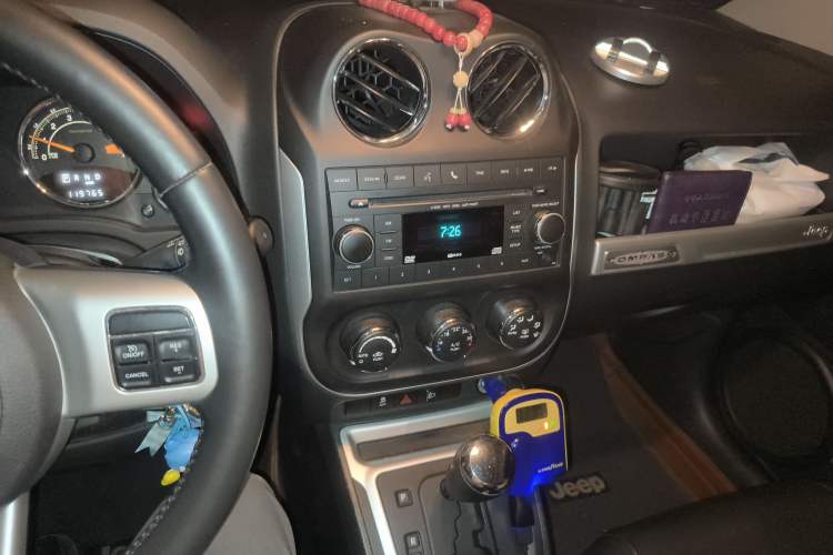 Used Jeep Compass 2014 Revised Version 2.4L Four-Wheel Drive Comfort Edition Audio And AC Panel