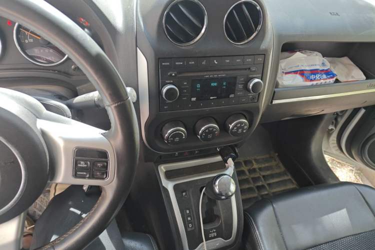 Used Jeep Compass 2014 Revised Version 2.4L Four-Wheel Drive Comfort Edition Audio And AC Panel