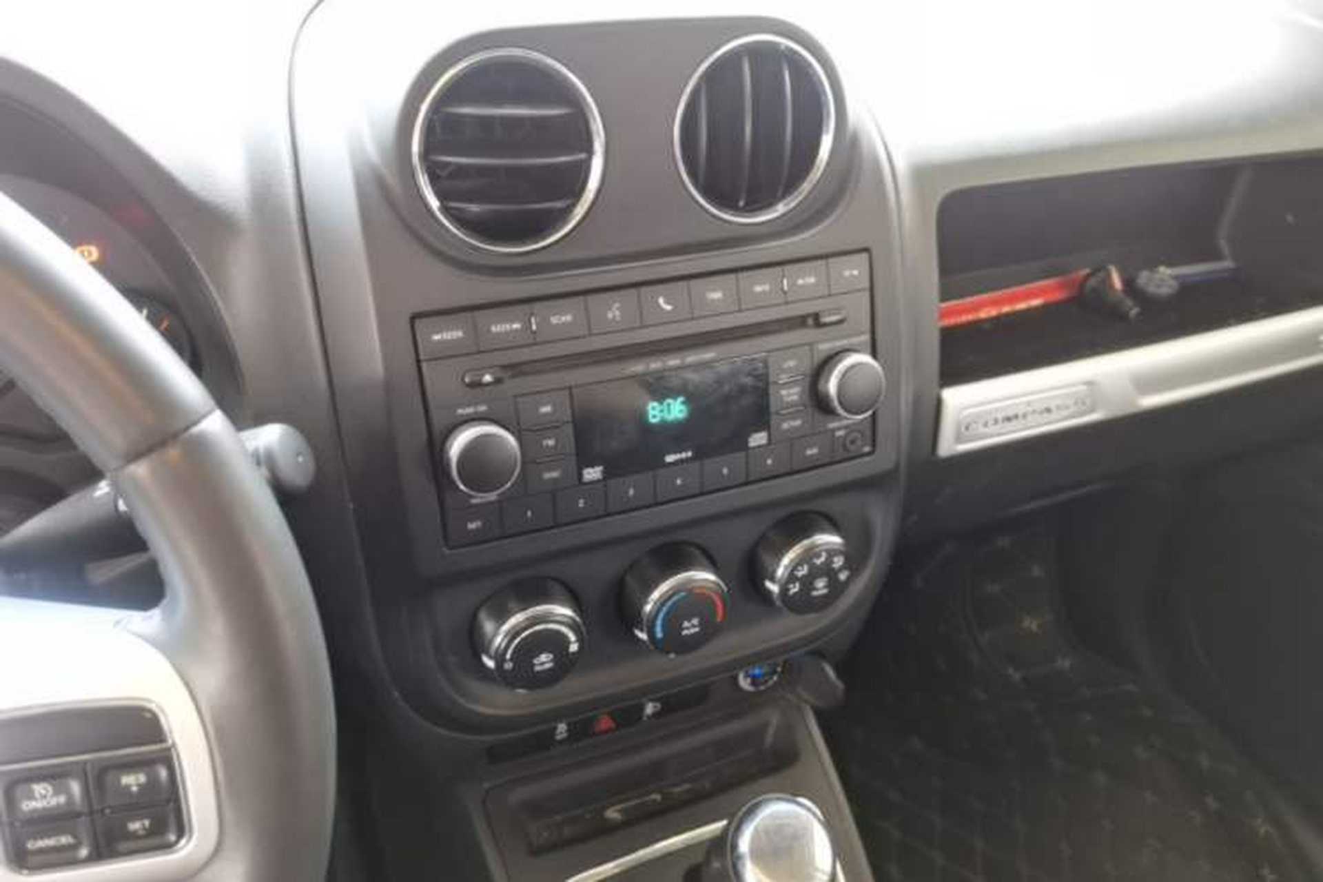 Used Jeep Compass 2014 2.0L two-wheel drive sport version Audio And AC Panel