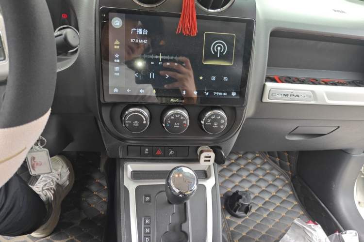 Used Jeep Compass 2014 Revised Version 2.4L Four-Wheel Drive Comfort Edition Audio And AC Panel