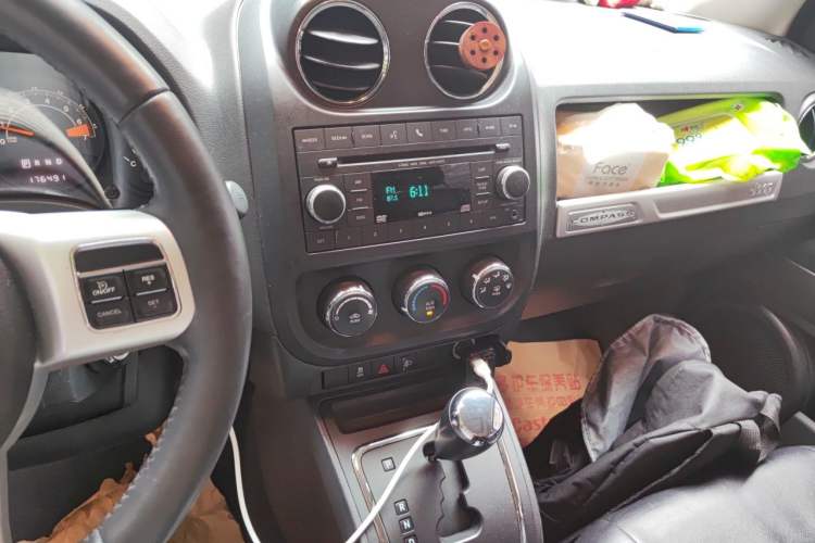 Used Jeep Compass 2014 Revised Version 2.0L Two-Wheel Drive Entry-Level Edition Audio And AC Panel