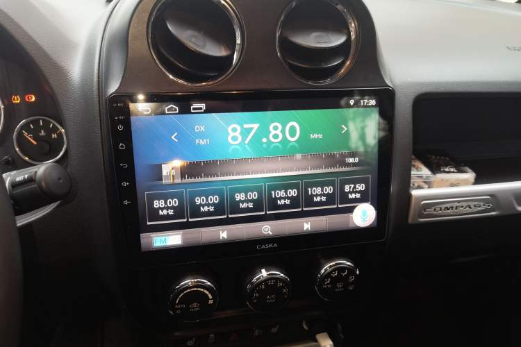 Used Jeep Compass 2014 Revised Version 2.4L Four-Wheel Drive Luxury Edition Audio And AC Panel