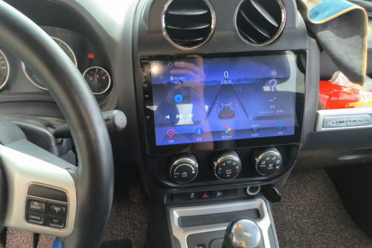 Used Jeep Compass 2014 Revised Version 2.4L Four-Wheel Drive Comfort Edition Audio And AC Panel