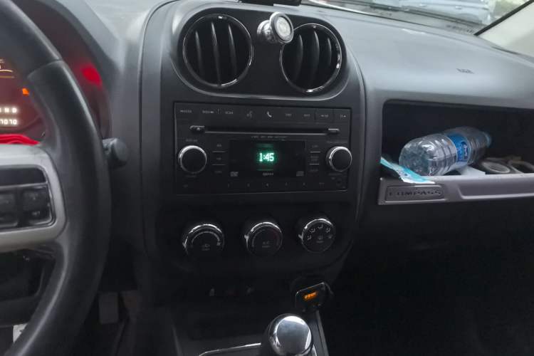 Used Jeep Compass 2014 Revised Version 2.0L Two-Wheel Drive Entry-Level Edition Audio And AC Panel