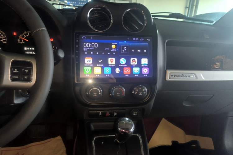 Used Jeep Compass 2014 2.0L two-wheel drive sport version Audio And AC Panel
