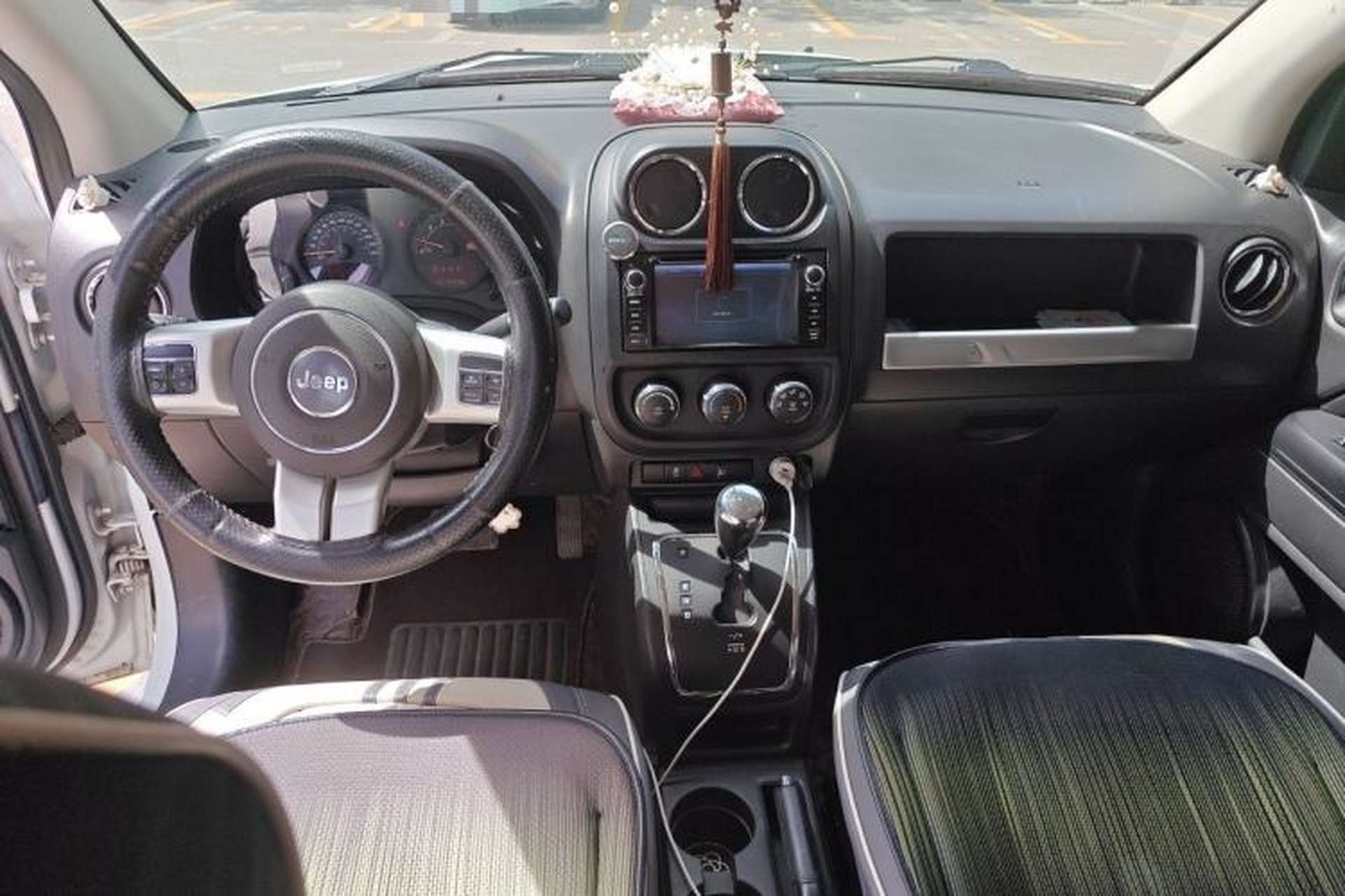 Used Jeep Compass 2014 Revised Version 2.0L Two-Wheel Drive Entry-Level Edition Center Console