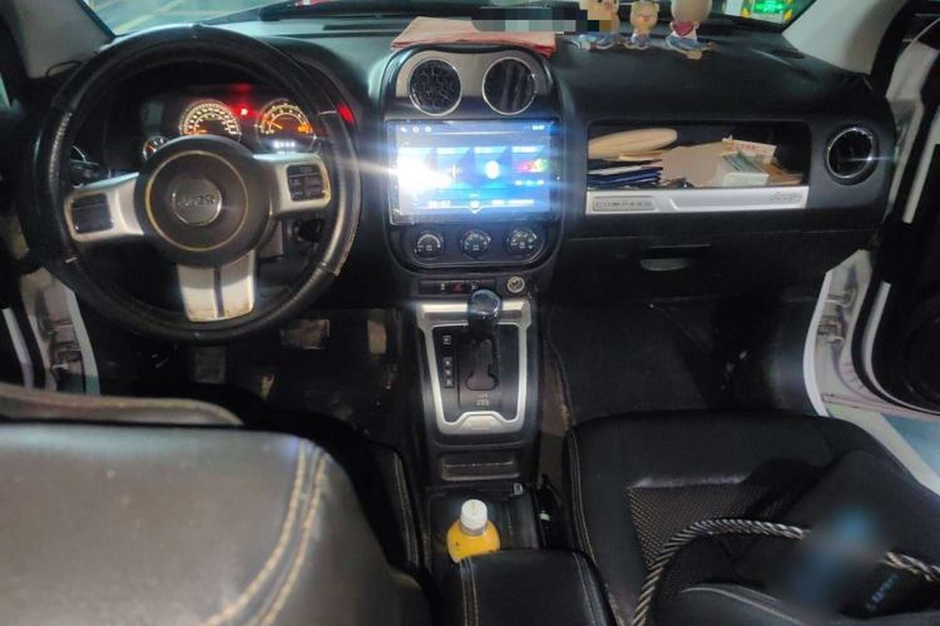 Used Jeep Compass 2014 Revised Version 2.4L Four-Wheel Drive Comfort Edition Center Console