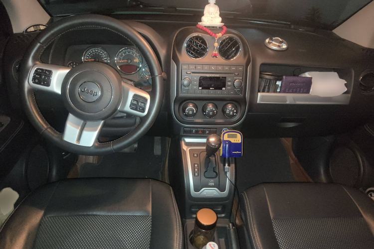 Used Jeep Compass 2014 Revised Version 2.4L Four-Wheel Drive Comfort Edition Center Console