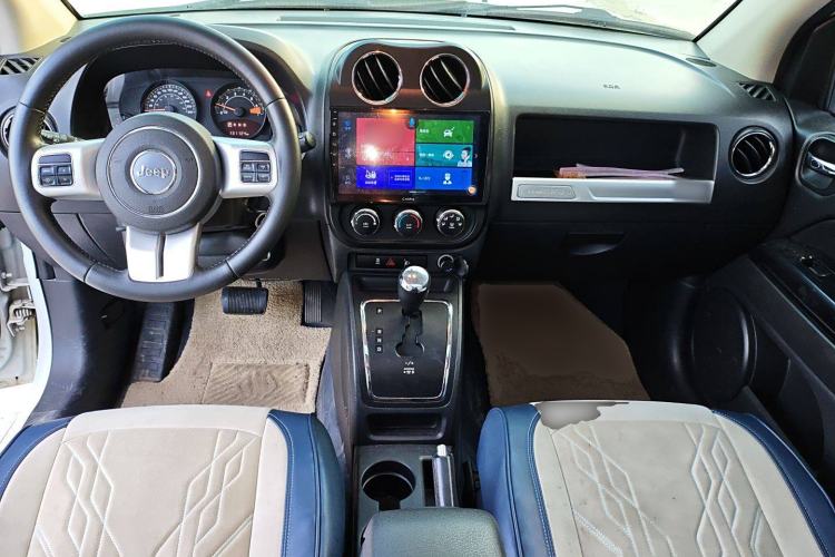 Used Jeep Compass 2014 Revised Version 2.0L Two-Wheel Drive Entry-Level Edition Center Console