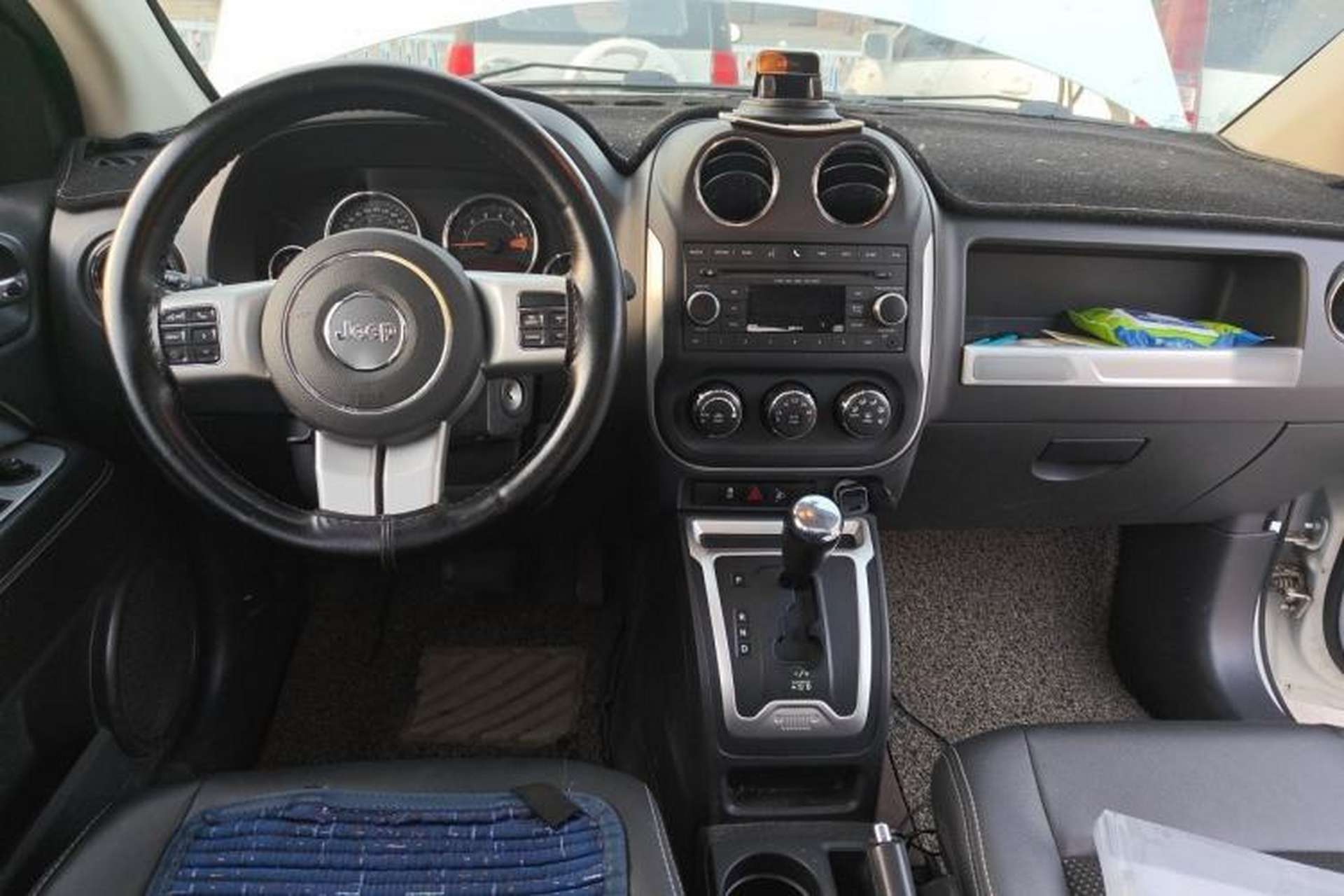 Used Jeep Compass 2014 2.4L Four-Wheel Drive Serpentine Collection Edition Center Console