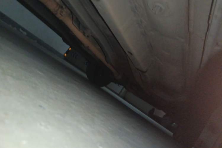 Used Jeep Compass 2014 2.4L four-wheel drive sport version Chassis Front Left