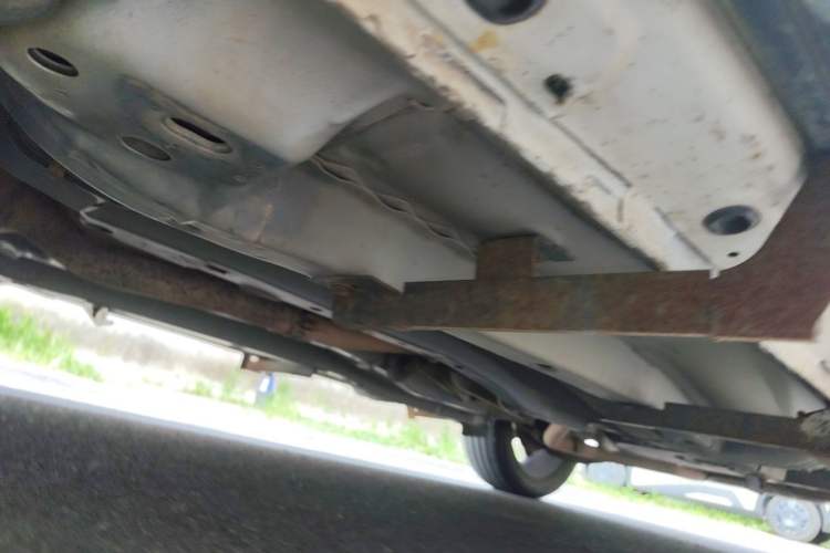 Used Jeep Compass 2014 2.0L two-wheel drive luxury version Chassis Front Left