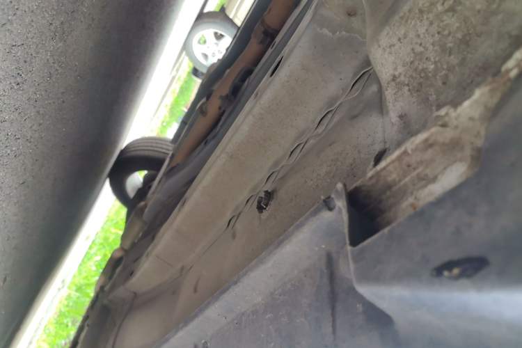 Used Jeep Compass 2014 2.4L four-wheel drive sport version Chassis Front Left