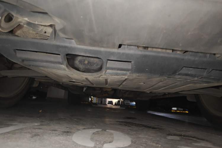Used Jeep Compass 2014 2.0L two-wheel drive luxury version Chassis Front