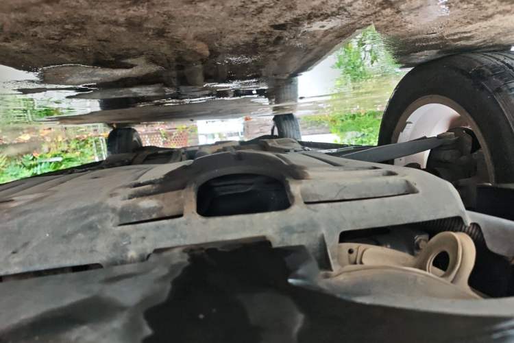 Used Jeep Compass 2014 2.0L two-wheel drive sport version Chassis Front