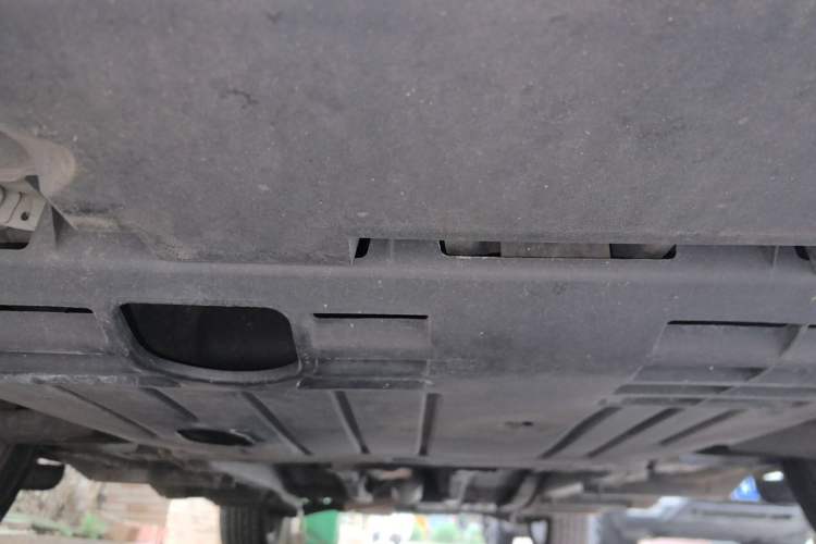 Used Jeep Compass 2014 2.0L two-wheel drive luxury version Chassis Front