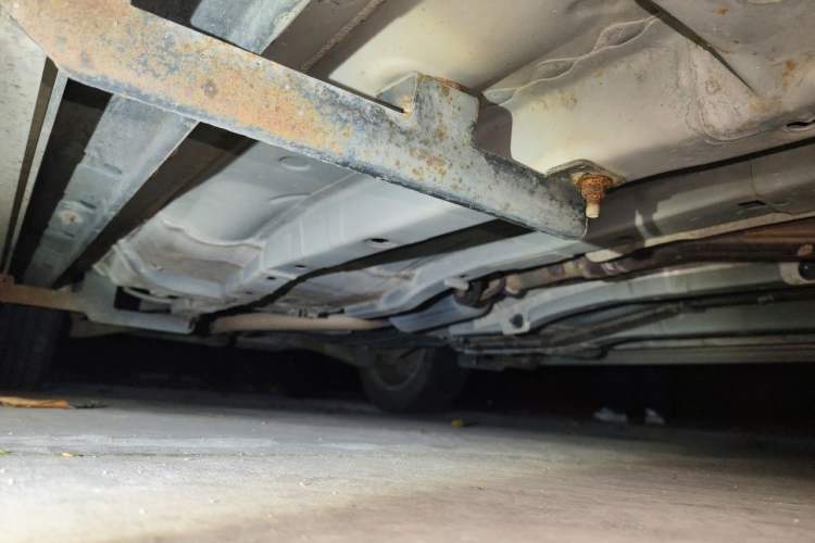 Used Jeep Compass 2014 2.0L two-wheel drive sport version Chassis Front Right