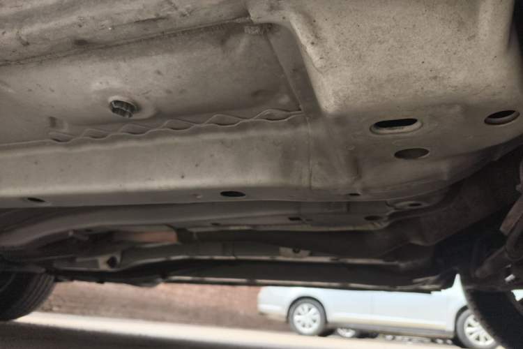 Used Jeep Compass 2014 2.0L two-wheel drive sport version Chassis Front Right