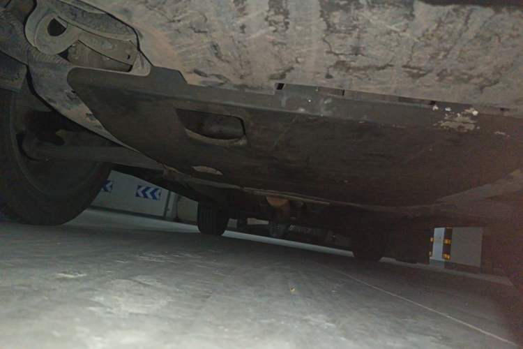 Used Jeep Compass 2014 2.4L four-wheel drive sport version Chassis Front Right