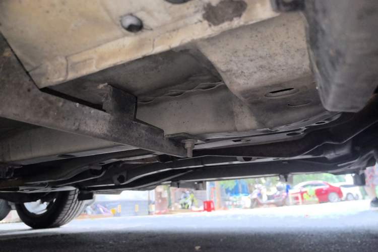 Used Jeep Compass 2014 2.0L two-wheel drive luxury version Chassis Front Right