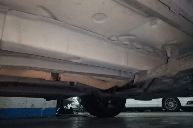 Used Jeep Compass 2014 2.0L two-wheel drive urban version Chassis Front Right
