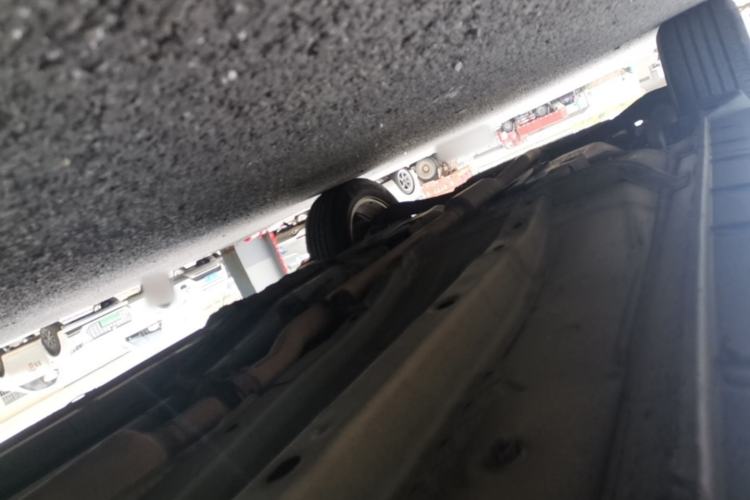 Used Jeep Compass 2014 2.4L four-wheel drive sport version Chassis Front Right