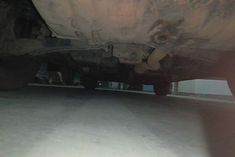 Used Jeep Compass 2014 2.4L four-wheel drive sport version Chassis Rear