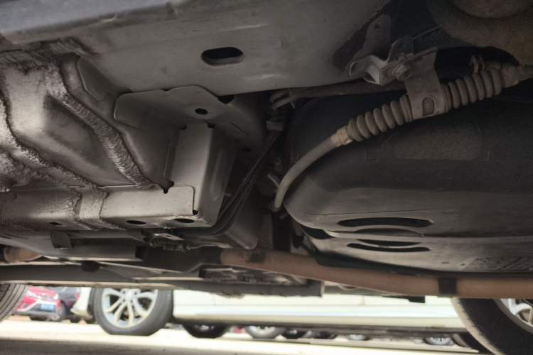Used Jeep Compass 2014 2.0L two-wheel drive sport version Chassis Rear Left
