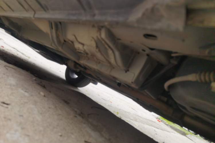 Used Jeep Compass 2014 2.4L four-wheel drive sport version Chassis Rear Left