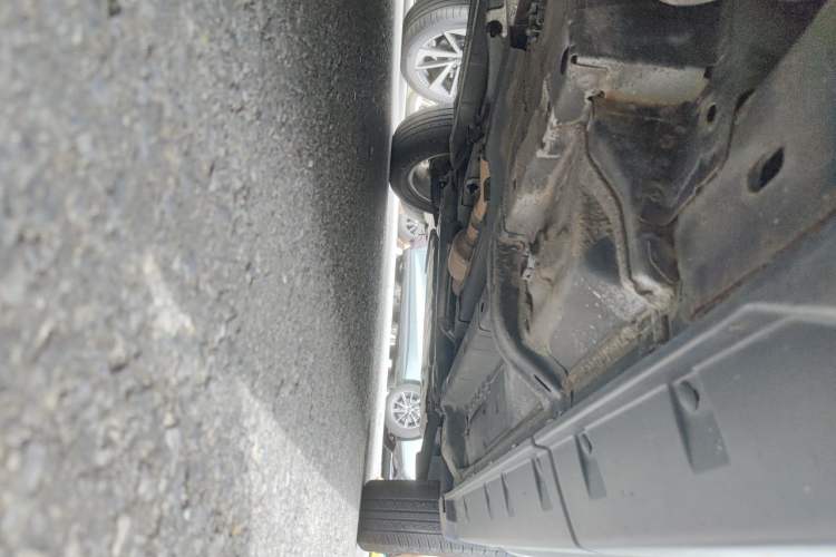 Used Jeep Compass 2014 2.4L four-wheel drive sport version Chassis Rear Right