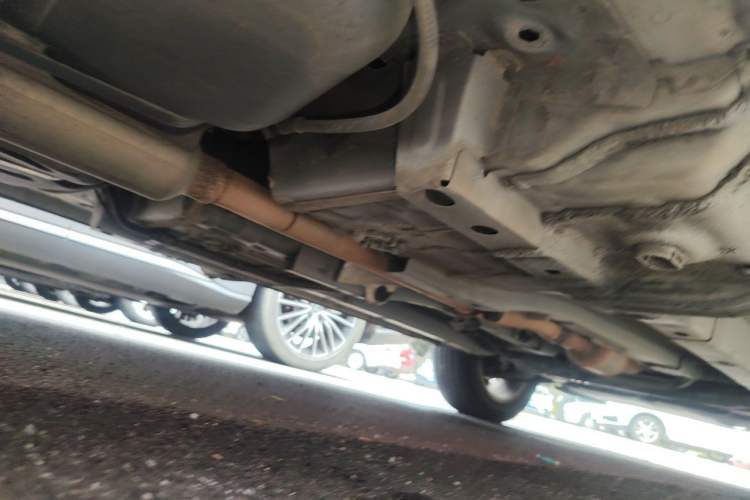 Used Jeep Compass 2014 2.4L four-wheel drive sport version Chassis Rear Right