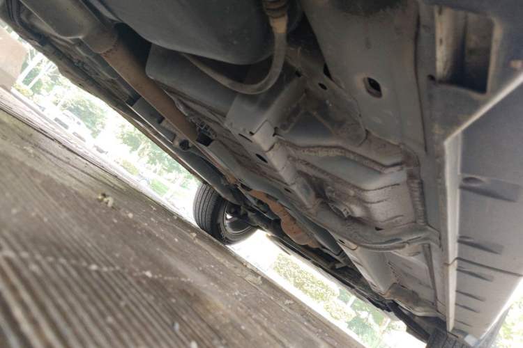 Used Jeep Compass 2014 2.4L four-wheel drive sport version Chassis Rear Right