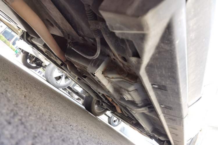 Used Jeep Compass 2014 2.0L two-wheel drive sport version Chassis Rear Right