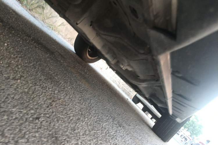 Used Jeep Compass 2014 2.4L four-wheel drive sport version Chassis Rear Right