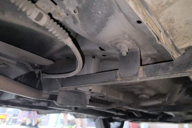 Used Jeep Compass 2014 2.0L two-wheel drive luxury version Chassis Rear Right