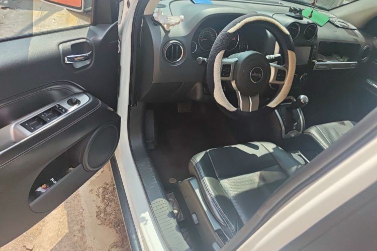 Used Jeep Compass 2014 2.0L two-wheel drive luxury version Driver Seat
