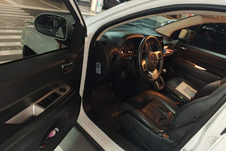 Used Jeep Compass 2014 Revised Version 2.0L Two-Wheel Drive Elite Edition Driver Seat