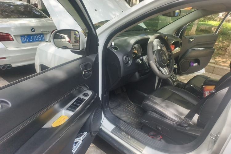 Used Jeep Compass 2014 2.0L two-wheel drive luxury version Driver Seat