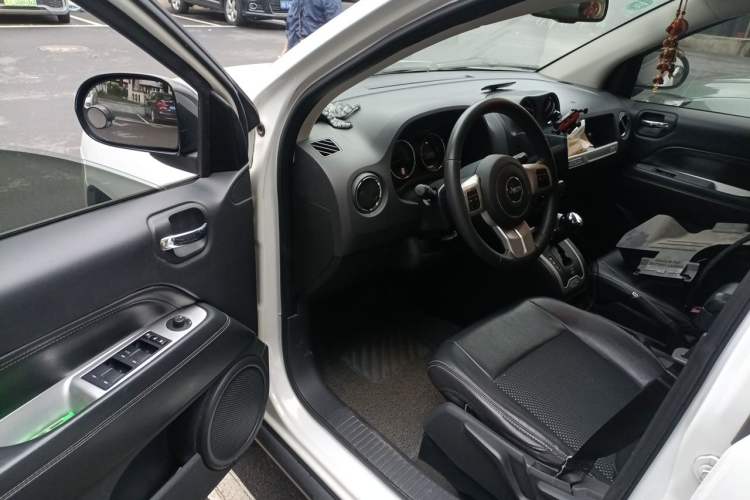 Used Jeep Compass 2014 2.4L Four-Wheel Drive Serpentine Collection Edition Driver Seat