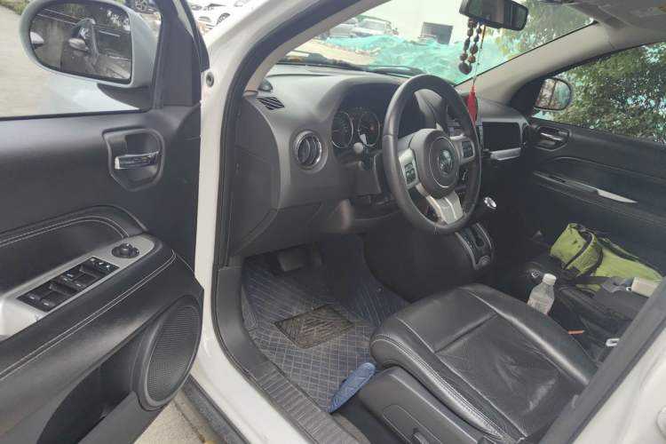 Used Jeep Compass 2014 Revised Version 2.0L Two-Wheel Drive Elite Edition Driver Seat