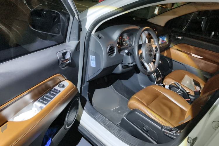 Used Jeep Compass 2014 Revised Version 2.4L Four-Wheel Drive Luxury Navigation Edition Driver Seat